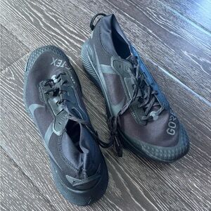 Nike GORE-TEX Men’s Black Trail Running Shoes Size 14